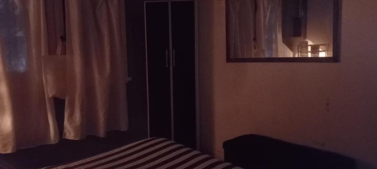 Appartamento La Familia,A 5 Minutos Del Aeropuerto Ezeiza Esterno foto